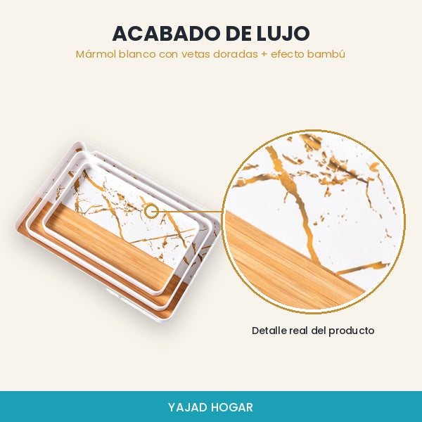 Detalle del acabado tipo mármol y borde dorado de la charola