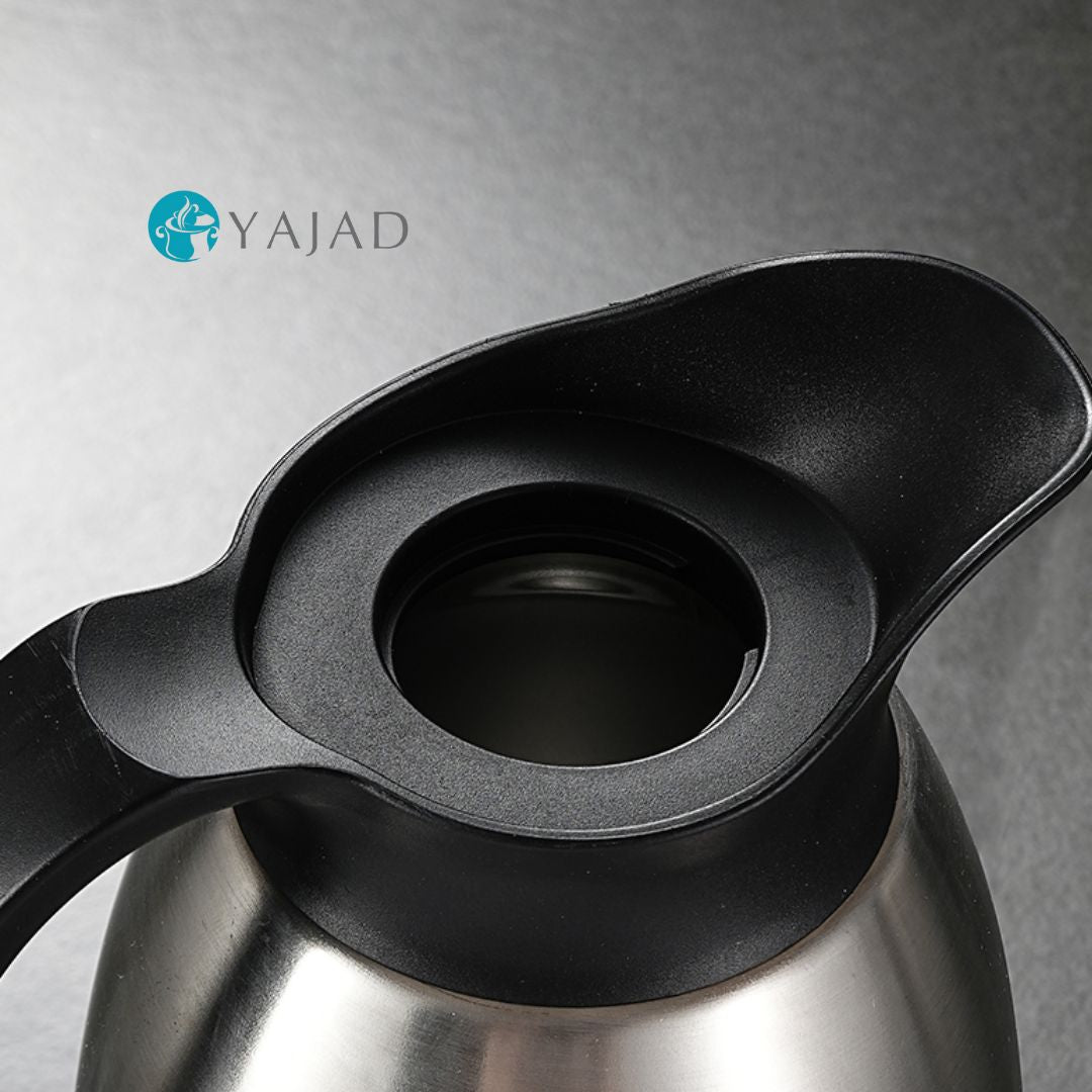 Yajad Hogar Jarra Térmica de Acero Inoxidable, Termo para Café y Agua, Plateado con Negro, Aislamiento al Vacío Frío o Caliente, 2 Litros